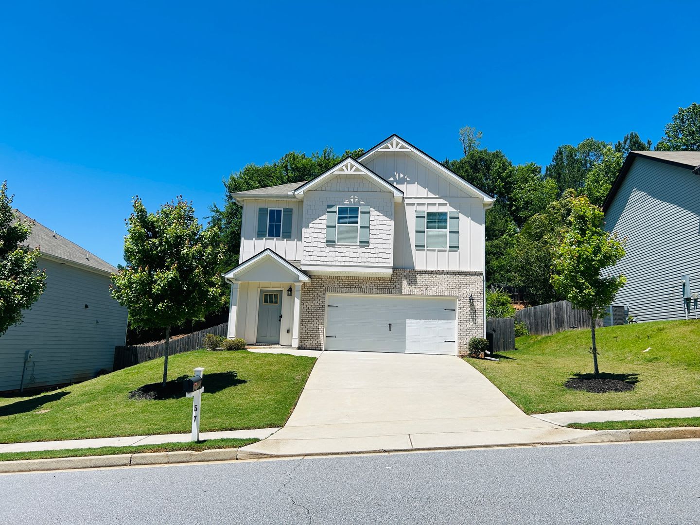 Wow! Beautiful 4 bedroom 2.5 bathroom home in Newnan! Must See! – photo 2