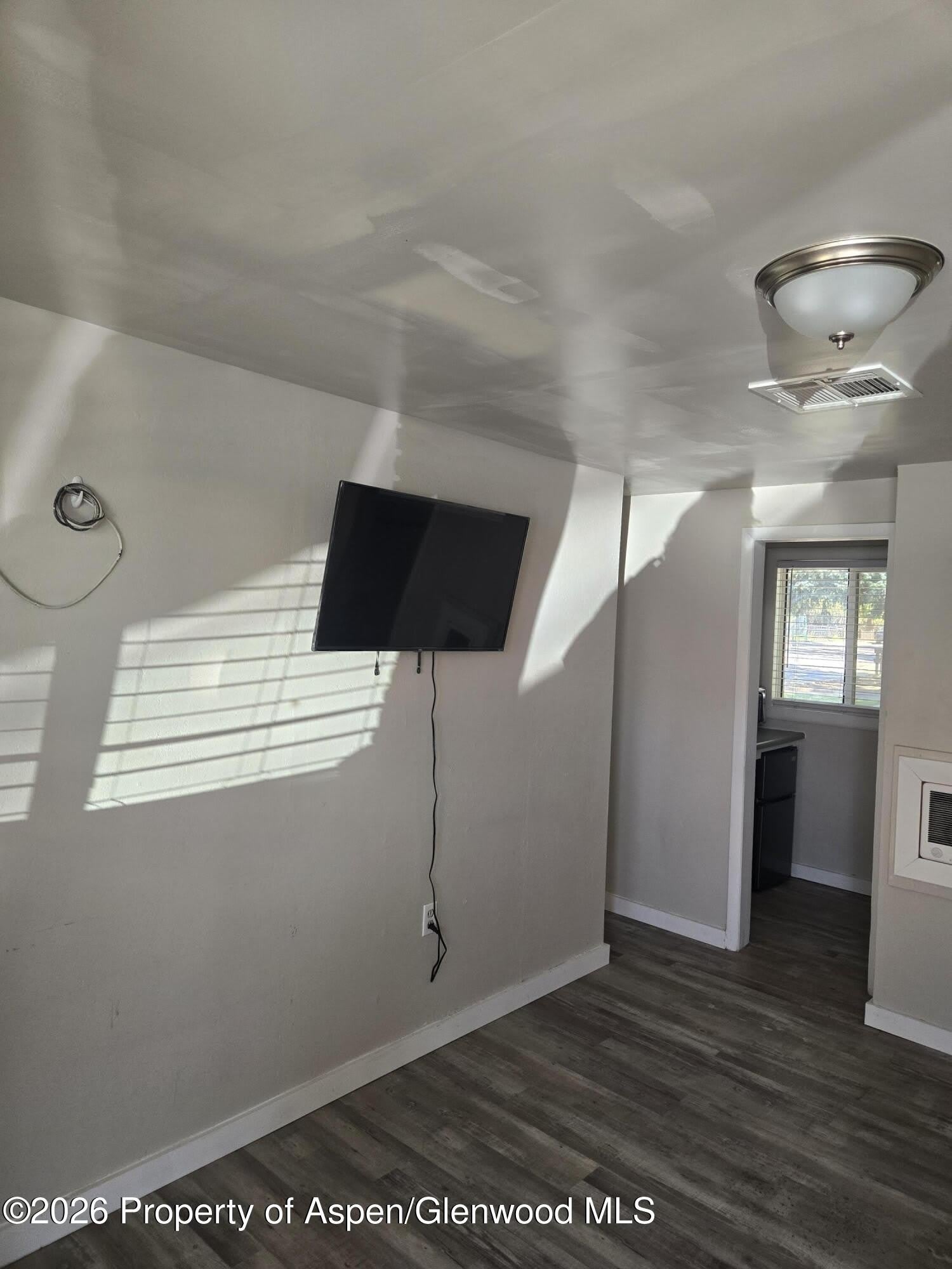 205 E Victory Way – photo 2