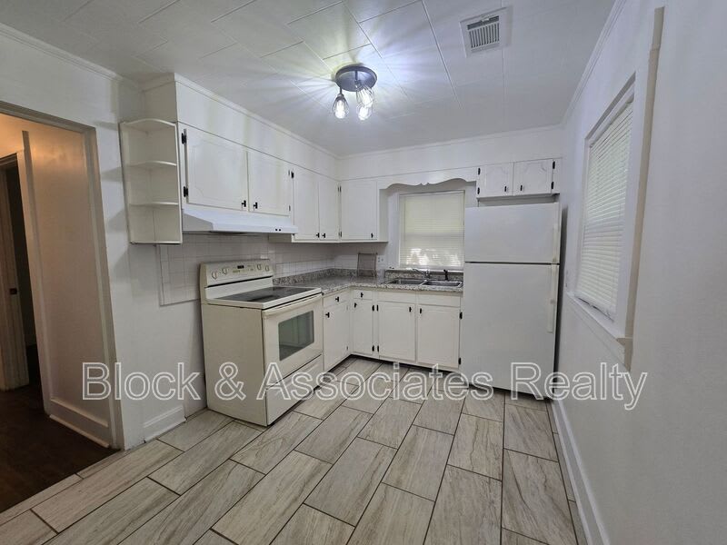 326 Pickett Place – photo 3