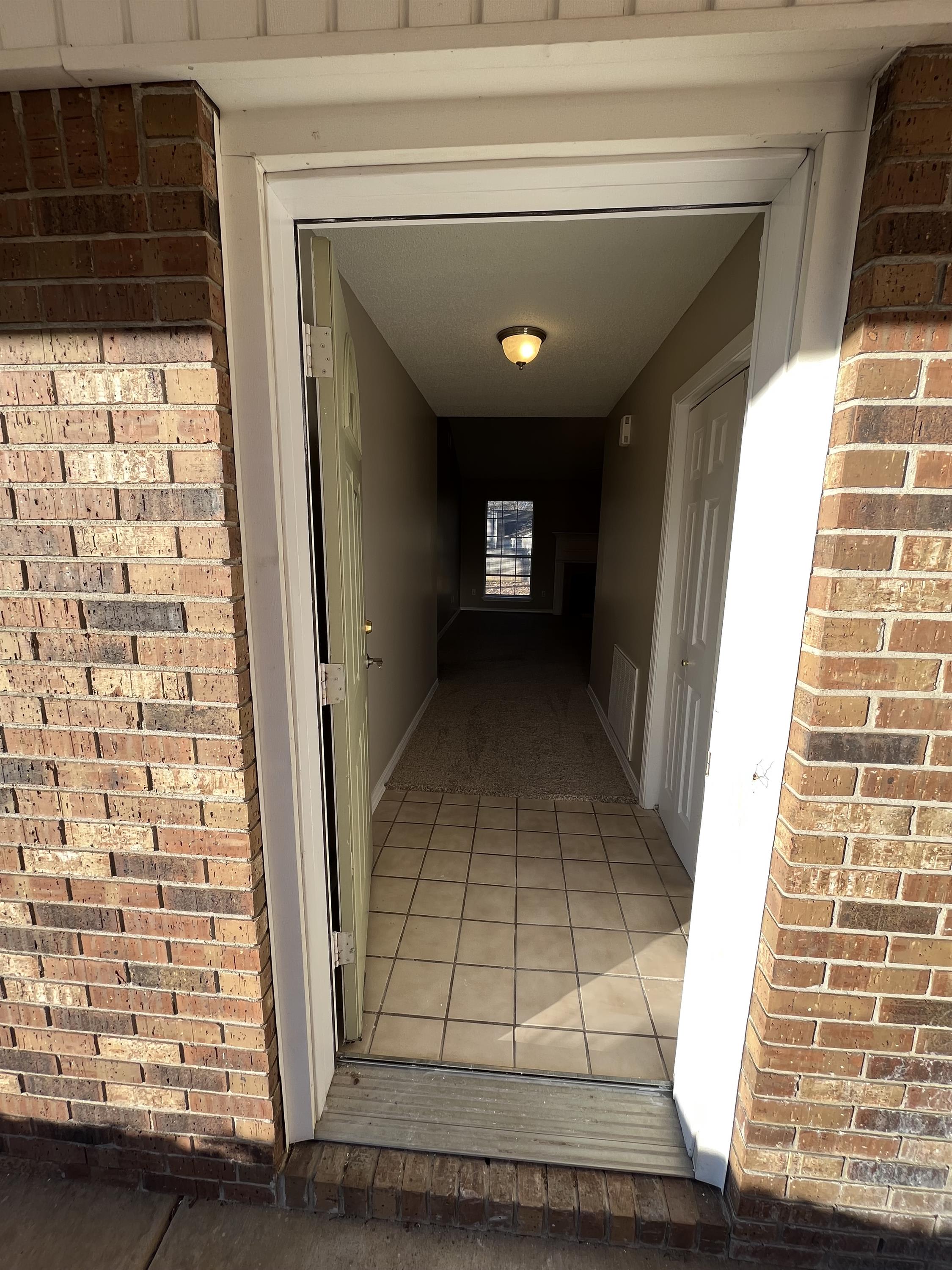 11 West Plaza Boulevard – photo 4