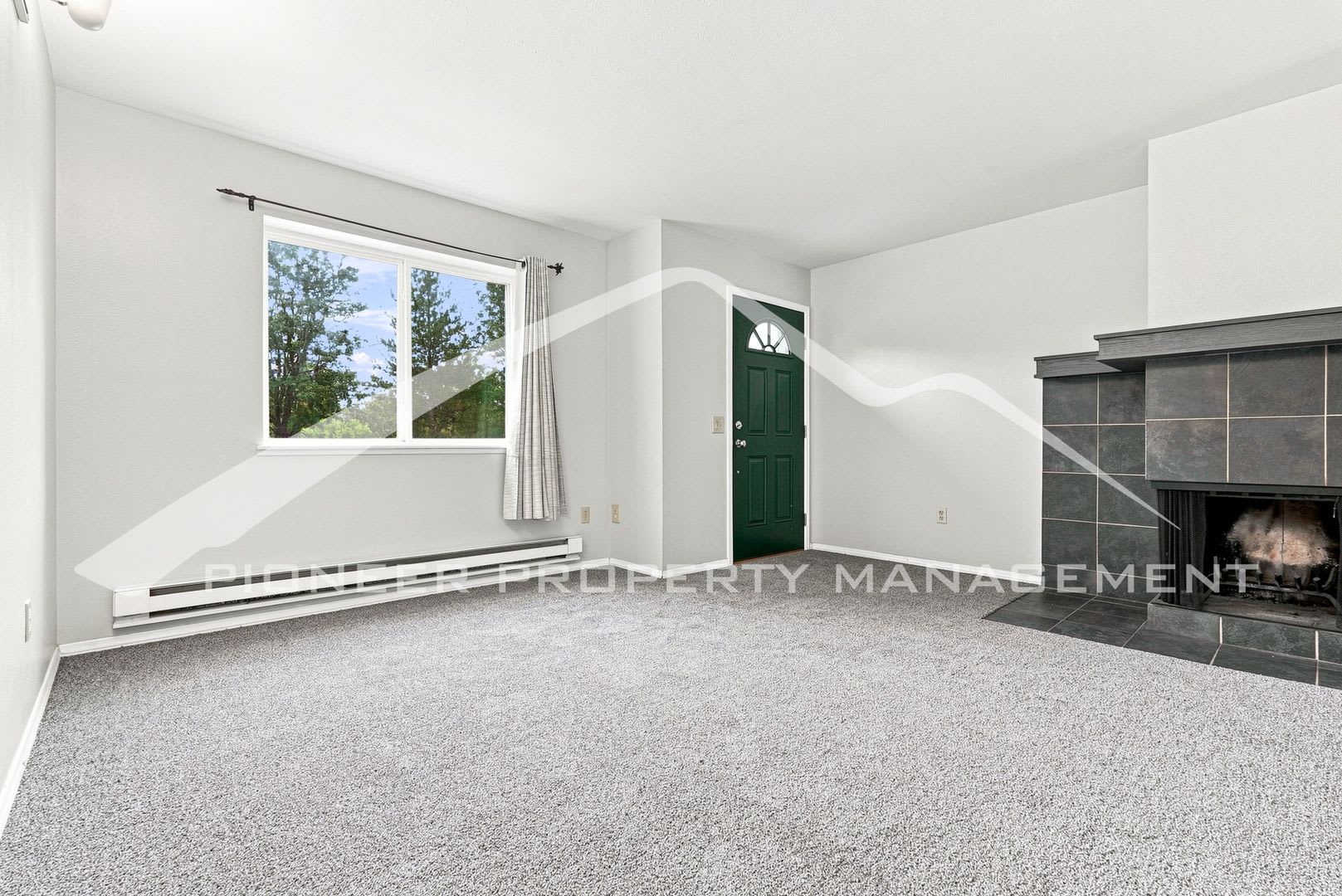 Lovely Townhome with Fenced Back Patio Area! – photo 5