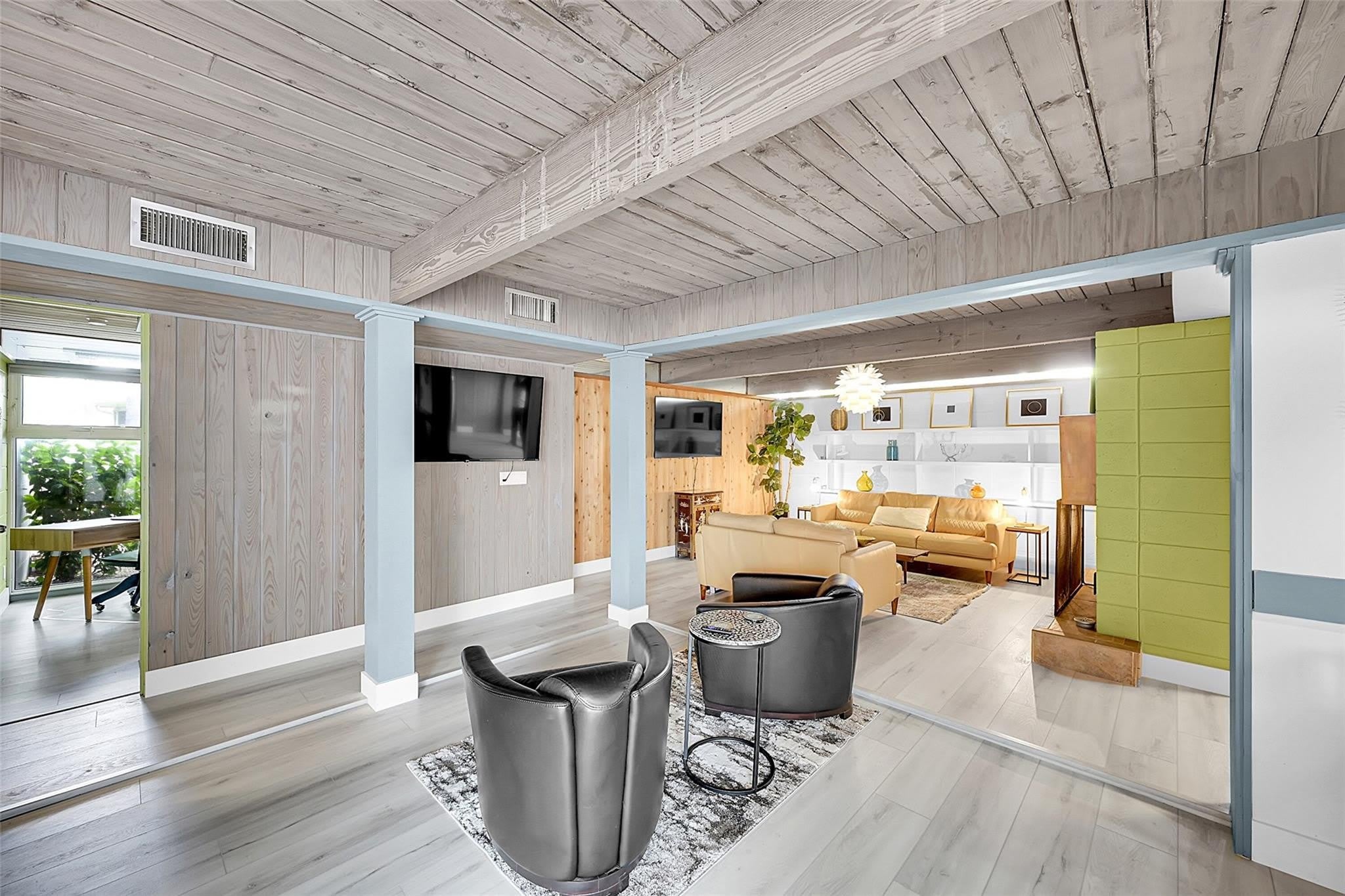 234 Pine Avenue – photo 1