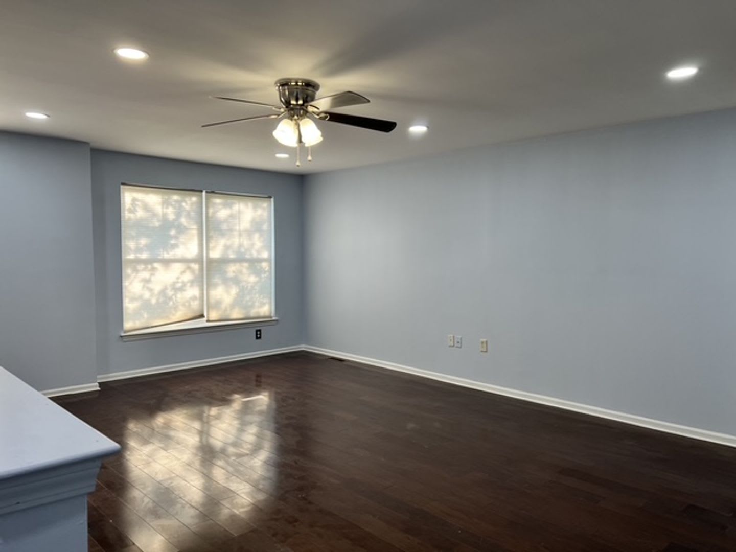 Mill Creek 4Bd 2Bth W Two Car Parking And Yard – photo 2