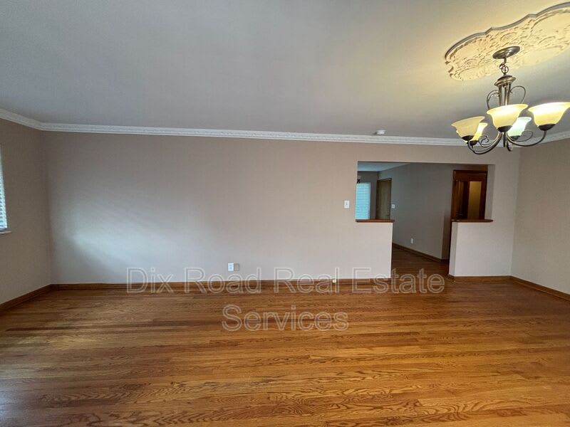 2001 Grand Avenue – photo 4