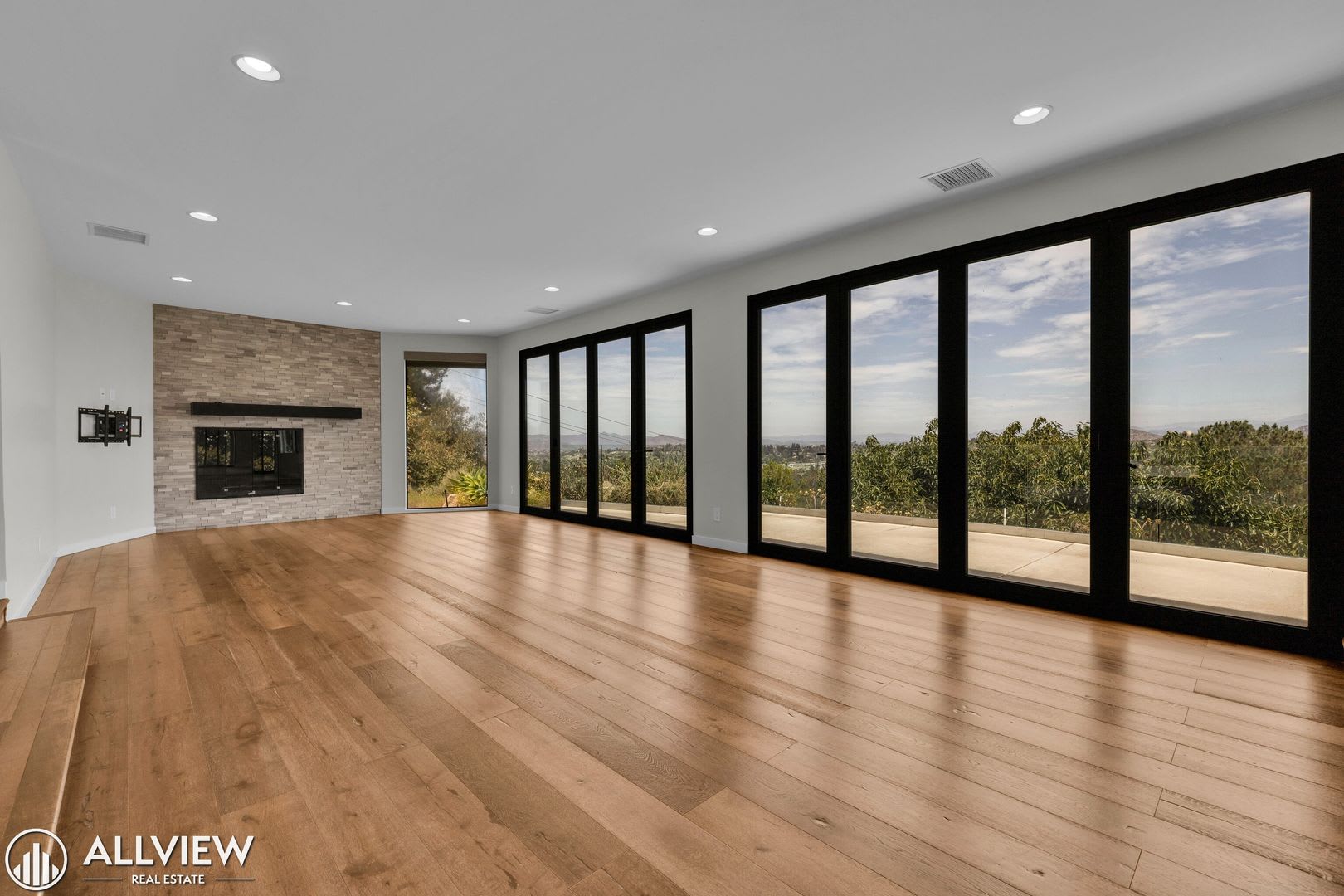 Stunning 4 Bed Poway Home with Views, Pool & Outdoor Oasis – photo 5