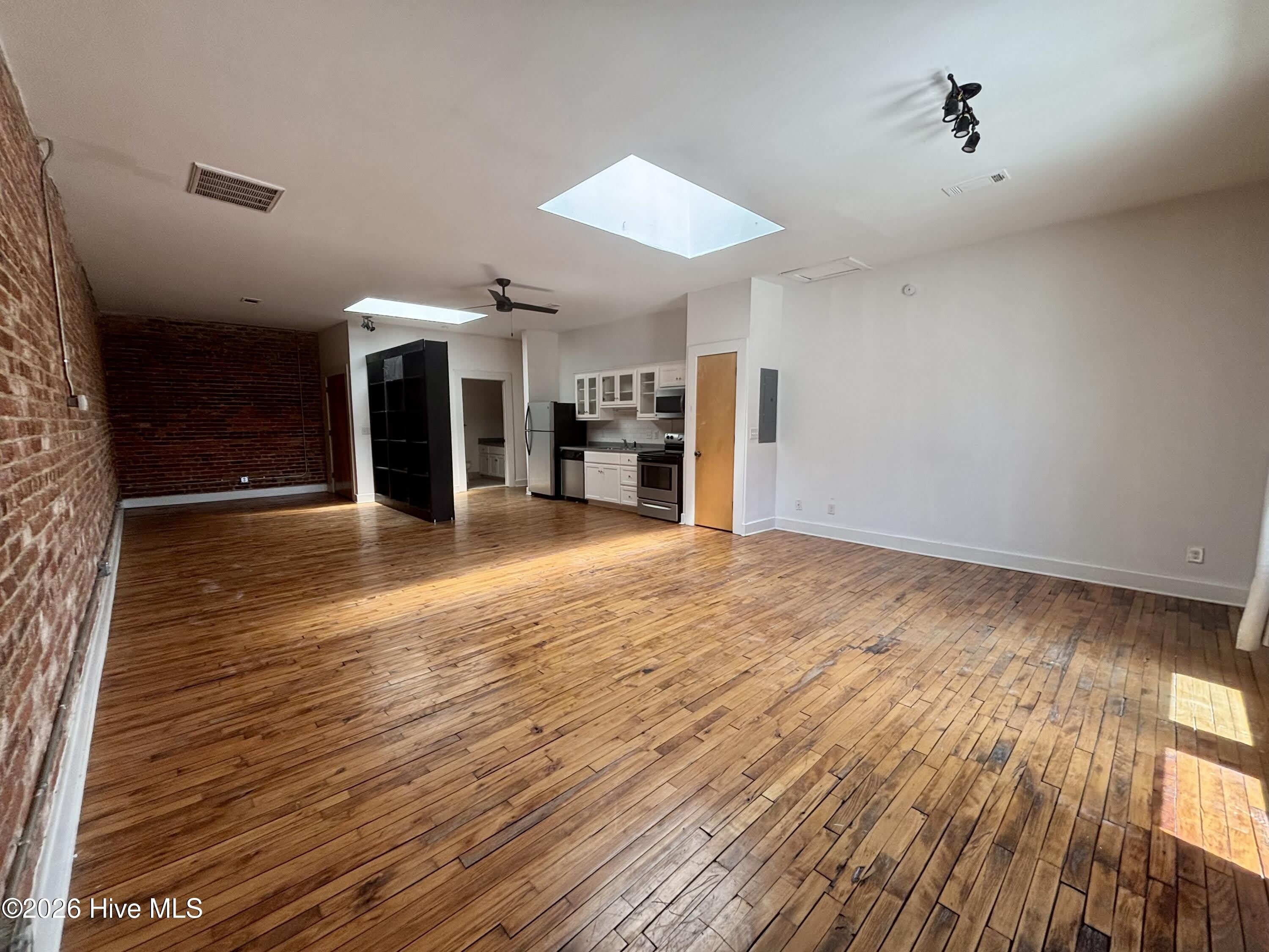 1130 Jones Street – photo 4