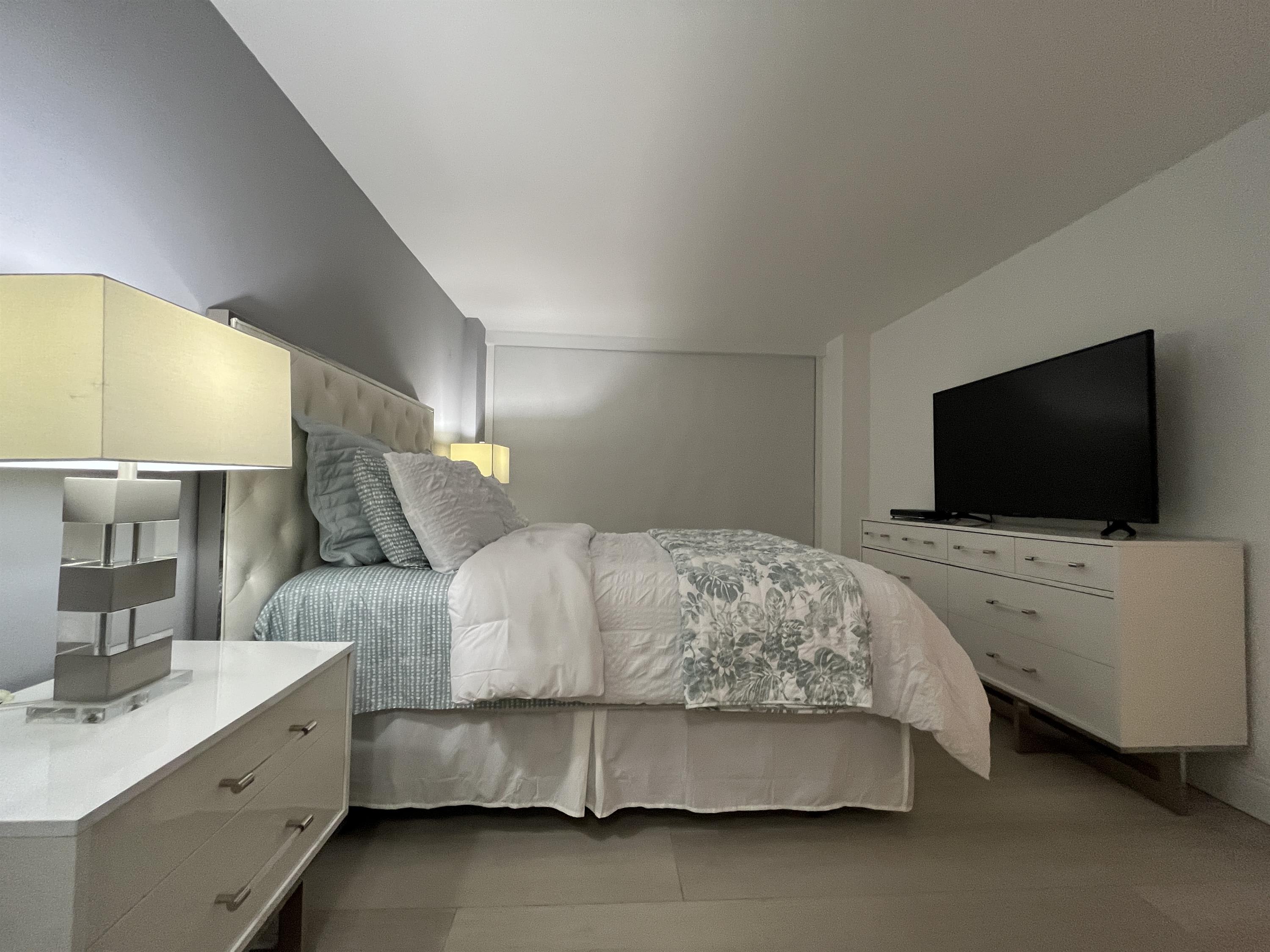 16919 North Bay Road #108 – photo 5