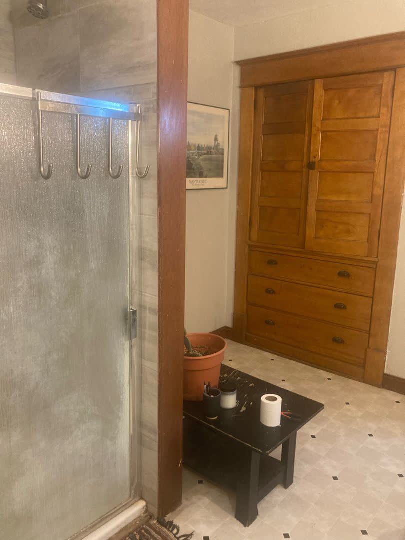 Huge house! Prime Location!! Available 6/1/24 – photo 5