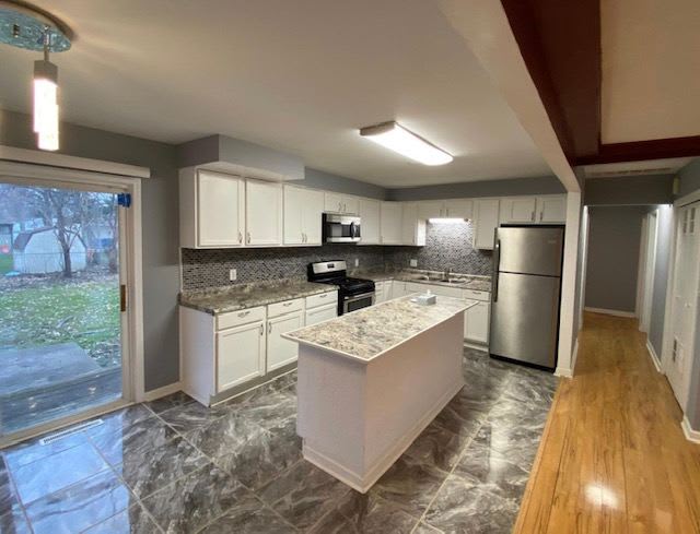1850 E Notre Dame St – photo 3