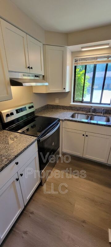 40 McIntyre St. – photo 5