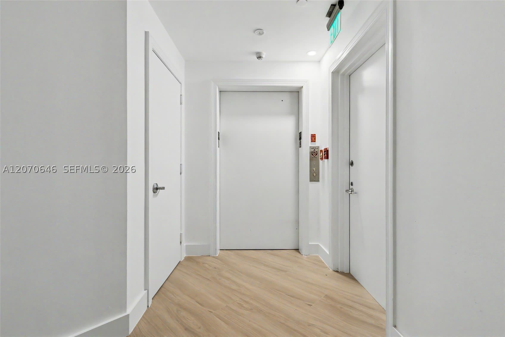731 Crandon Blvd – photo 2