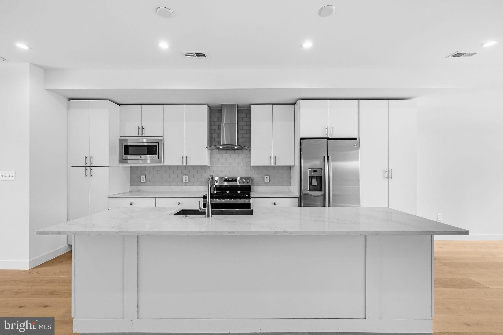 2534 ELVANS Road SE – photo 4