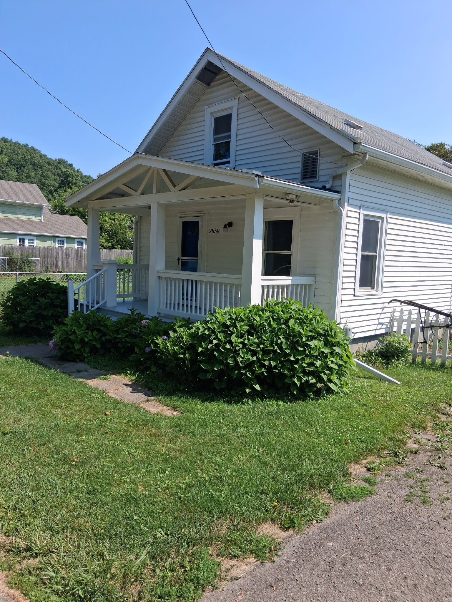 2858 Delaware Ave – photo 2
