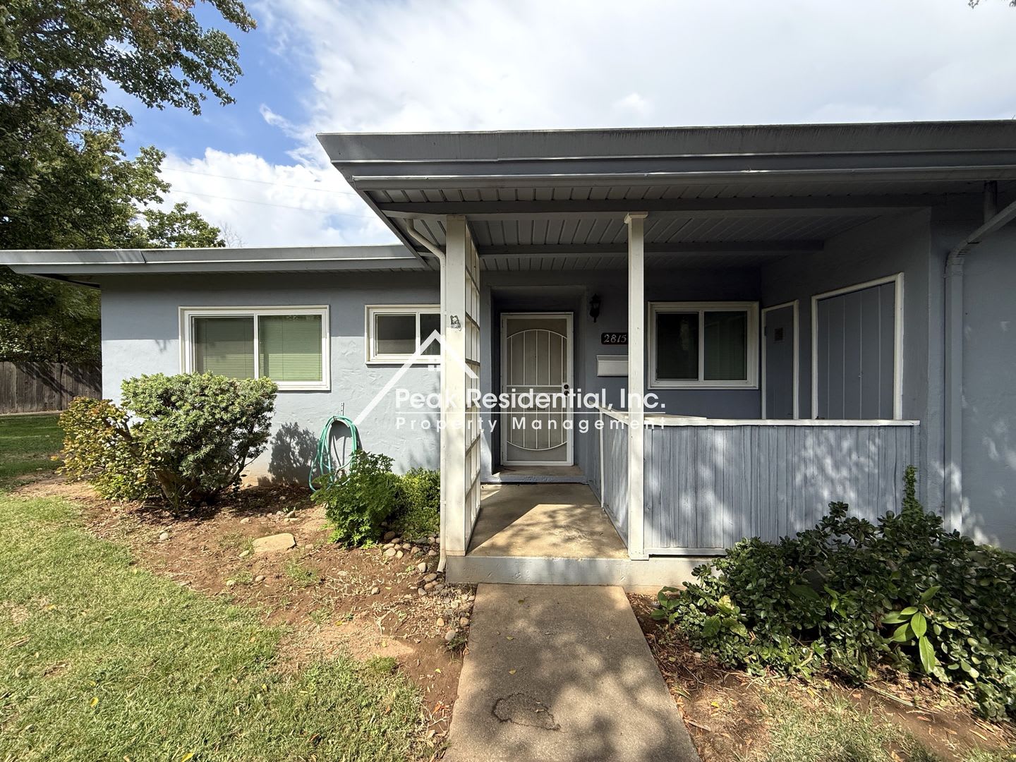 Charming 2bd/1ba Patio Home with Garage in Gated Community – photo 3