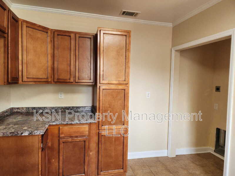 920 East 32nd Street – photo 5