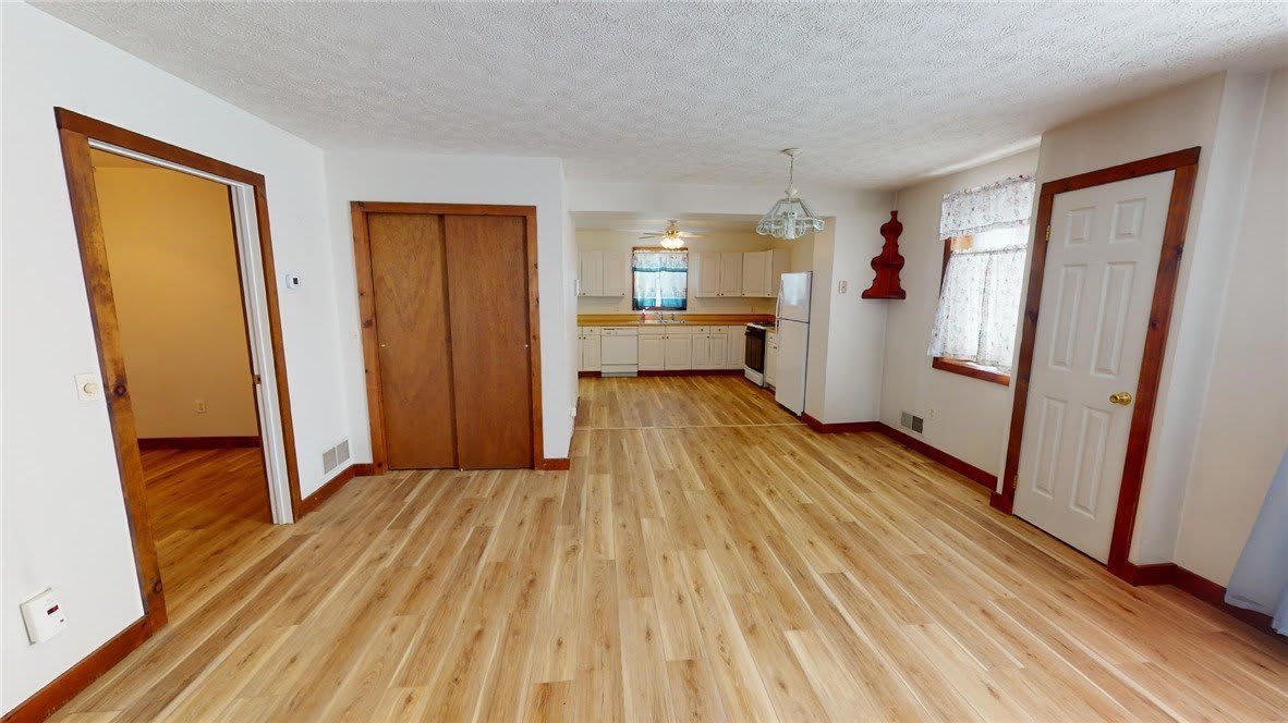 357 Lowden Point Road – photo 5