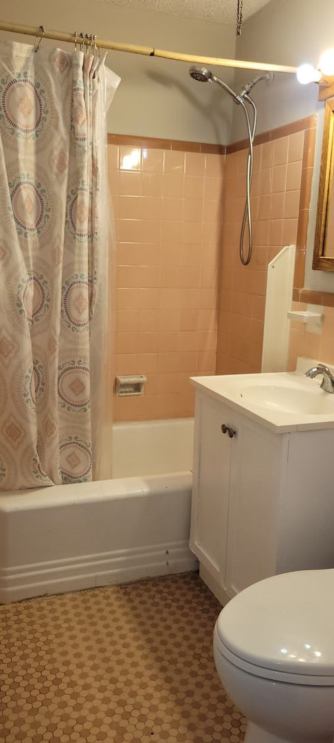 Beautiful Home Holmesburg – photo 5