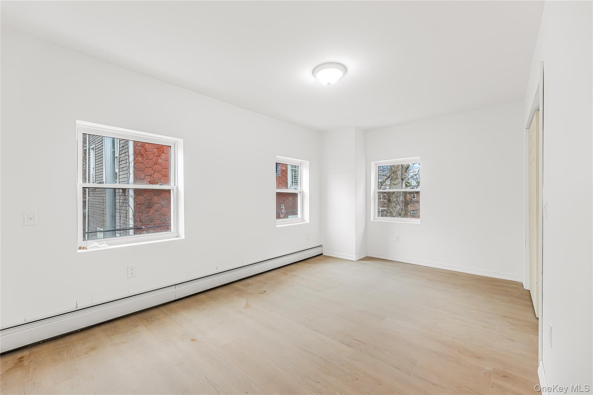 389 Jerome Street – photo 4