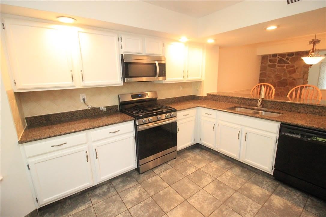 106 Founders Court – photo 4