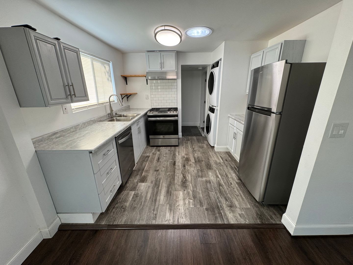 Fully Renovated 3Br Home New Hvac Washer Dryer Stainless Appliances Designer Finishes Optional Shop – photo 4