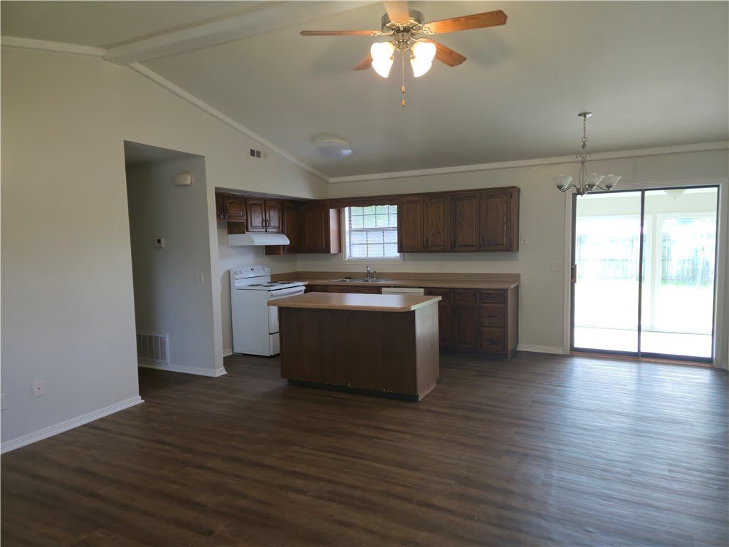 215 S Carl Street – photo 3