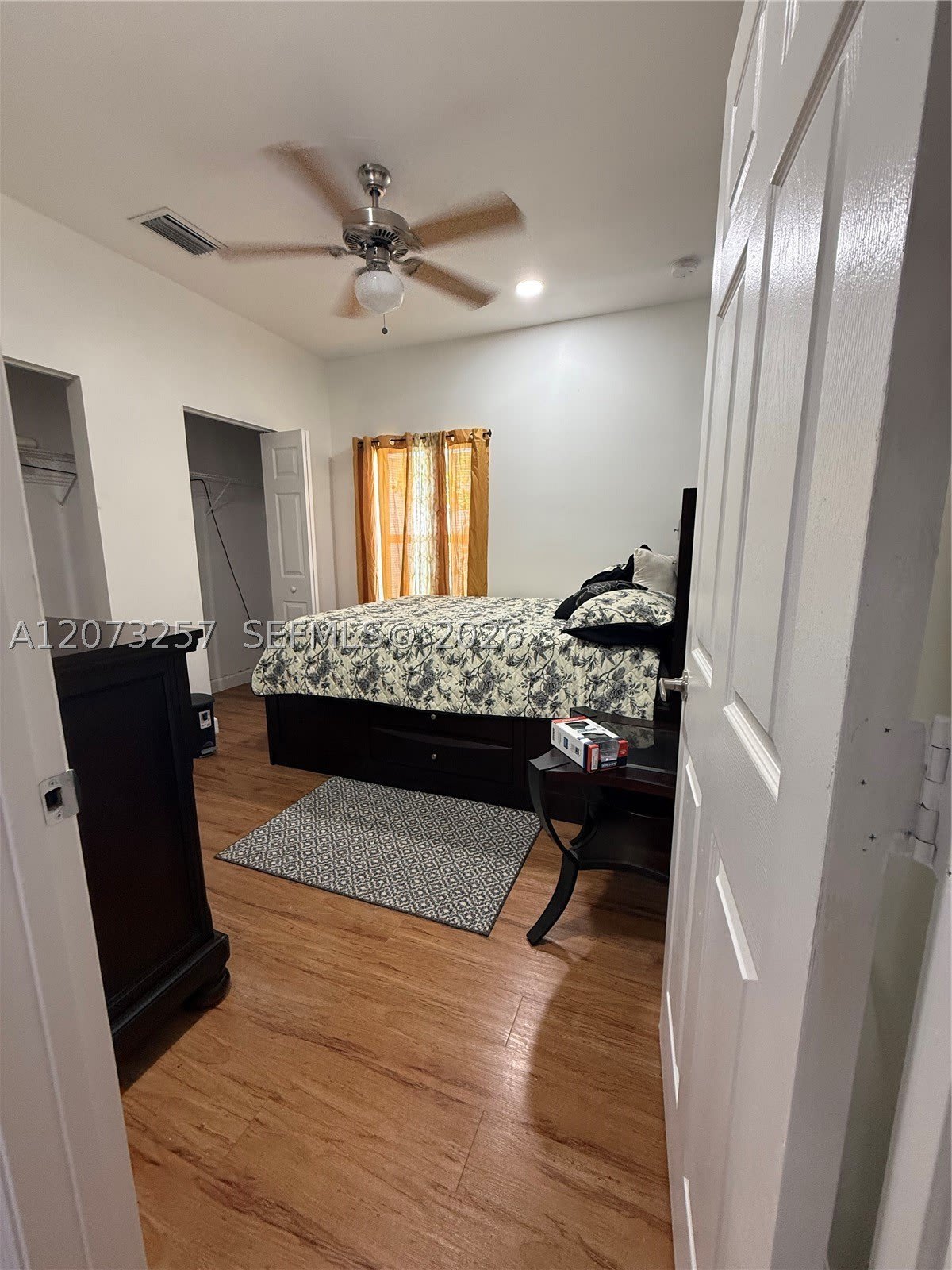 534 18th St – photo 4
