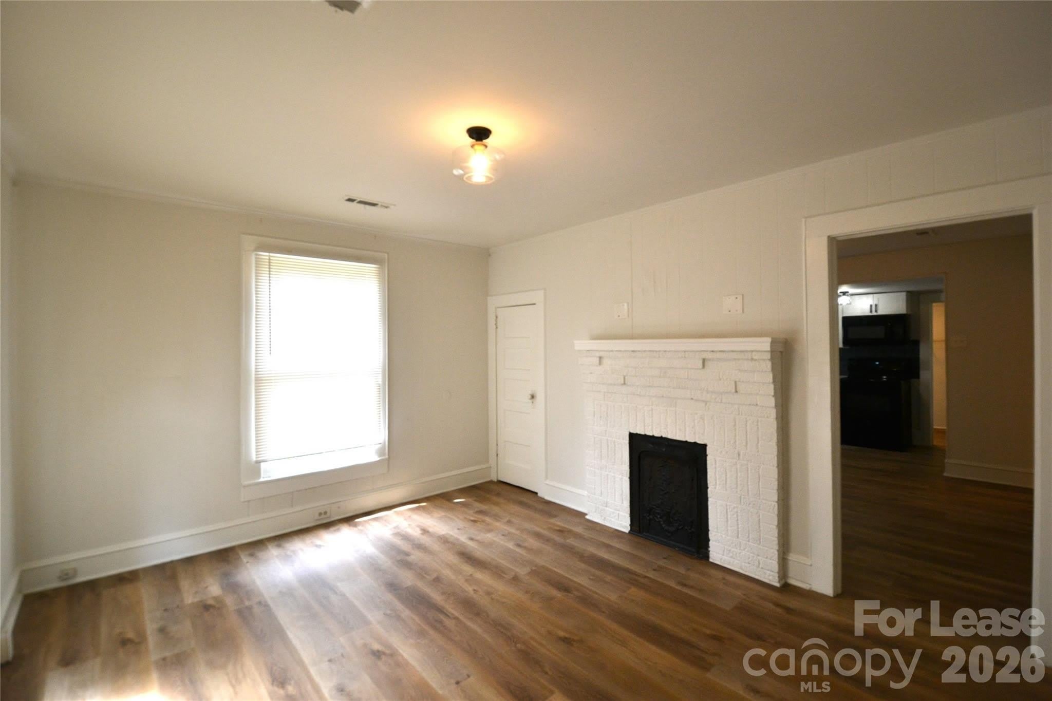 406 W 9th Street – photo 3