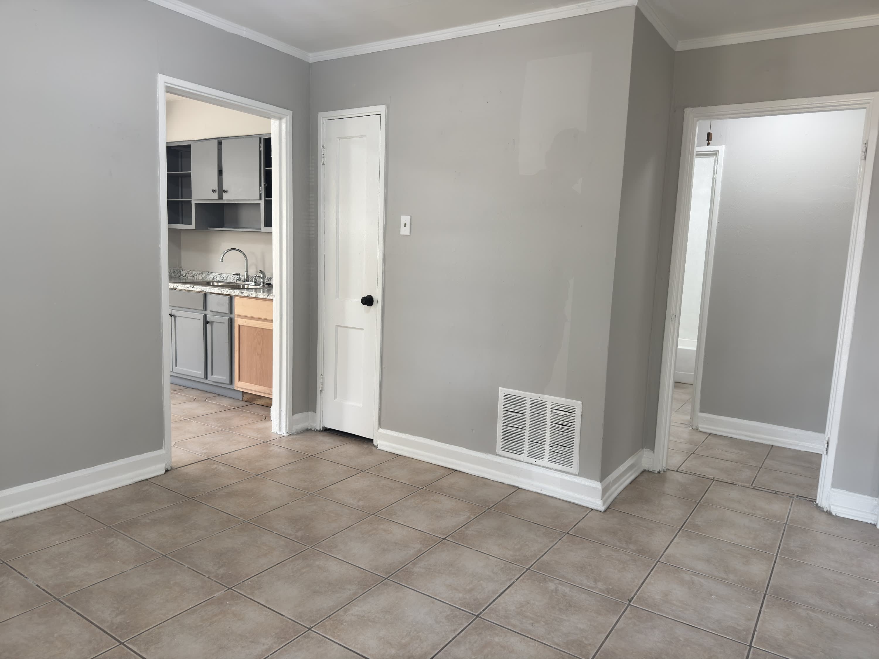 1770 Sugarloaf Street – photo 2
