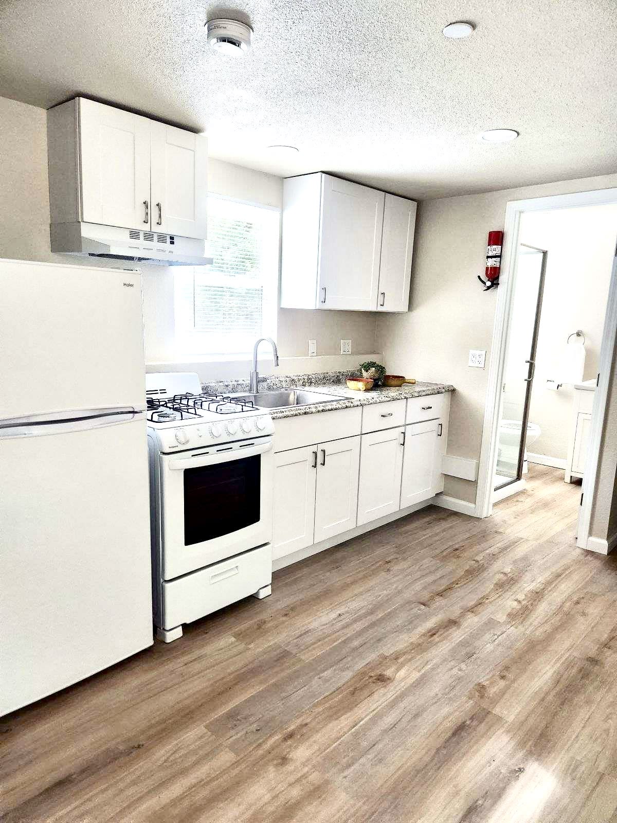 1248 Oak St – photo 2