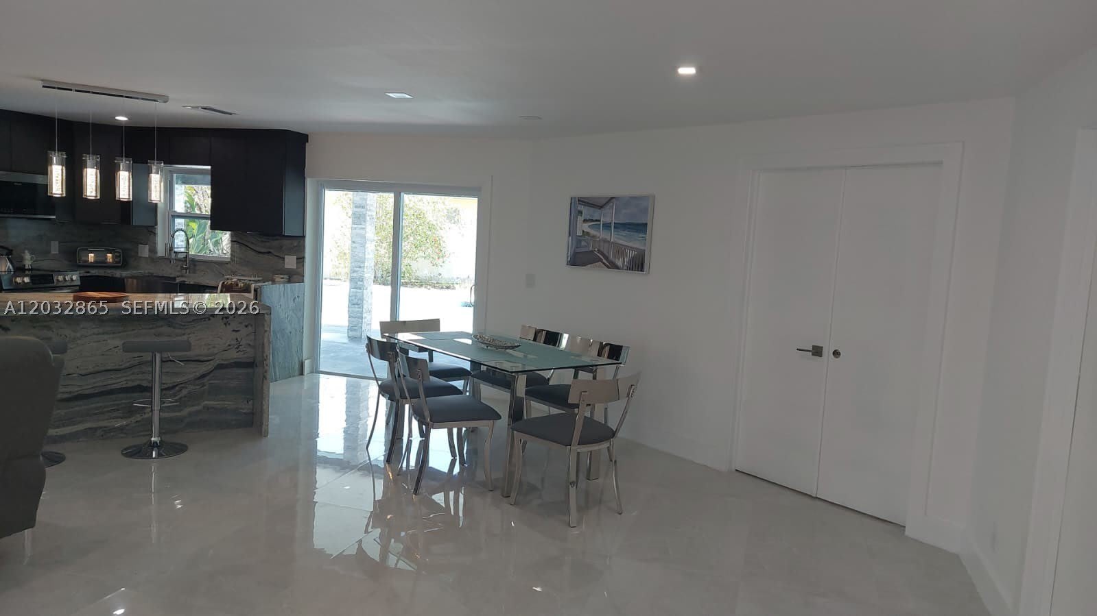 320 SE 15 PL – photo 3