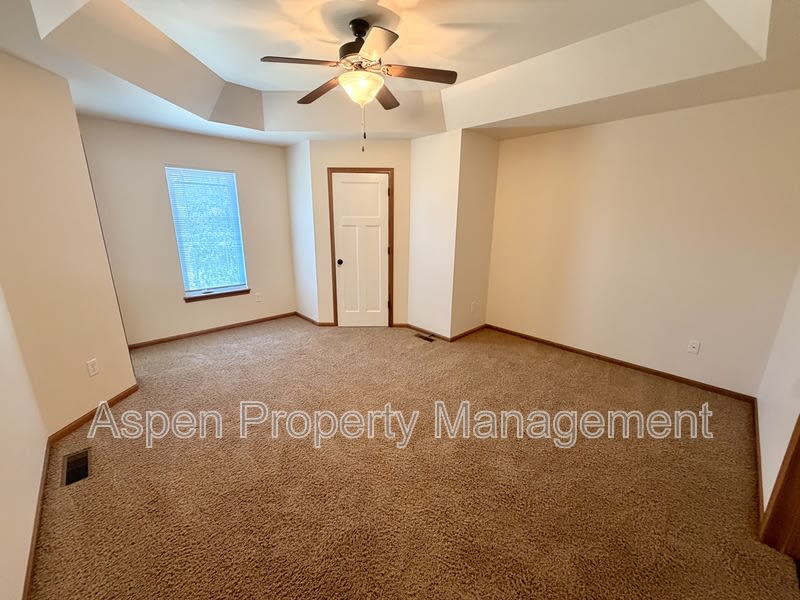 922 Ryan Court – photo 4