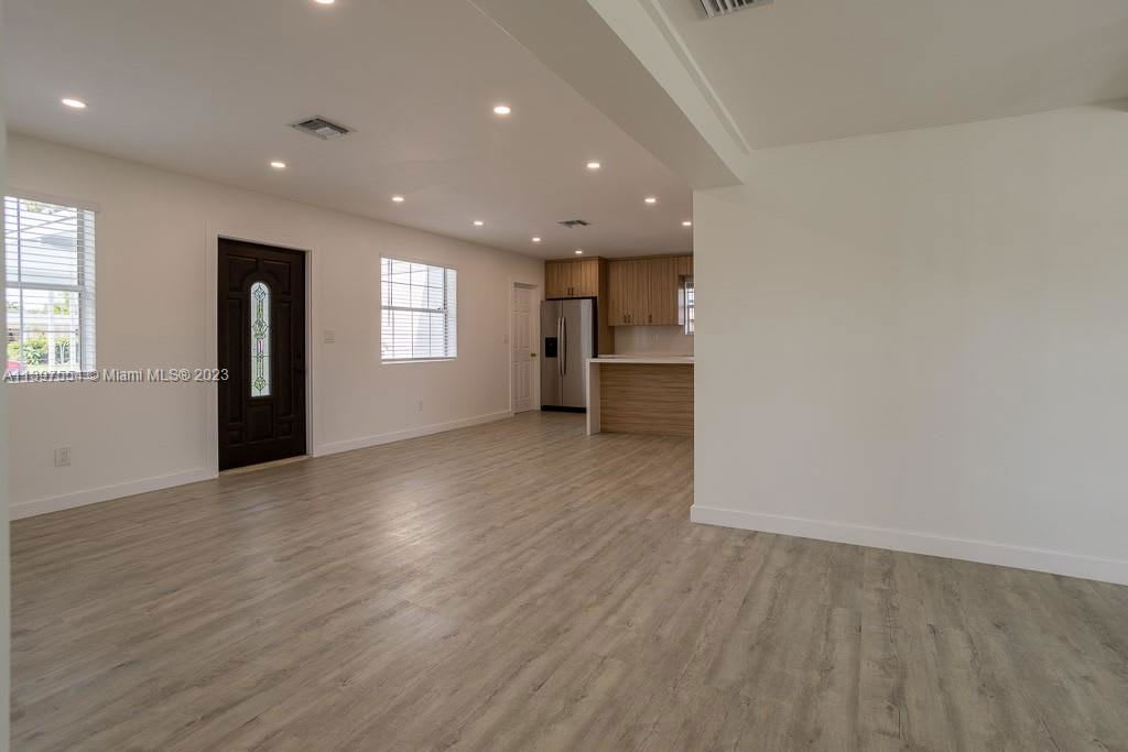 7871 Hope Street – photo 3