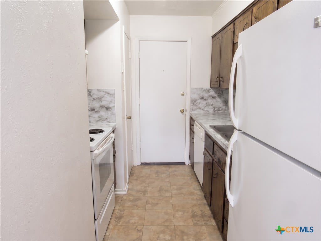 2210 Cascade Drive – photo 5
