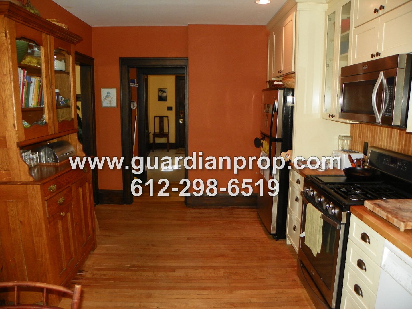 House On Corner Lot Available October 1St Updated Kitchen Bath Fenced Yard Back Deck 2 Car Garage – photo 4
