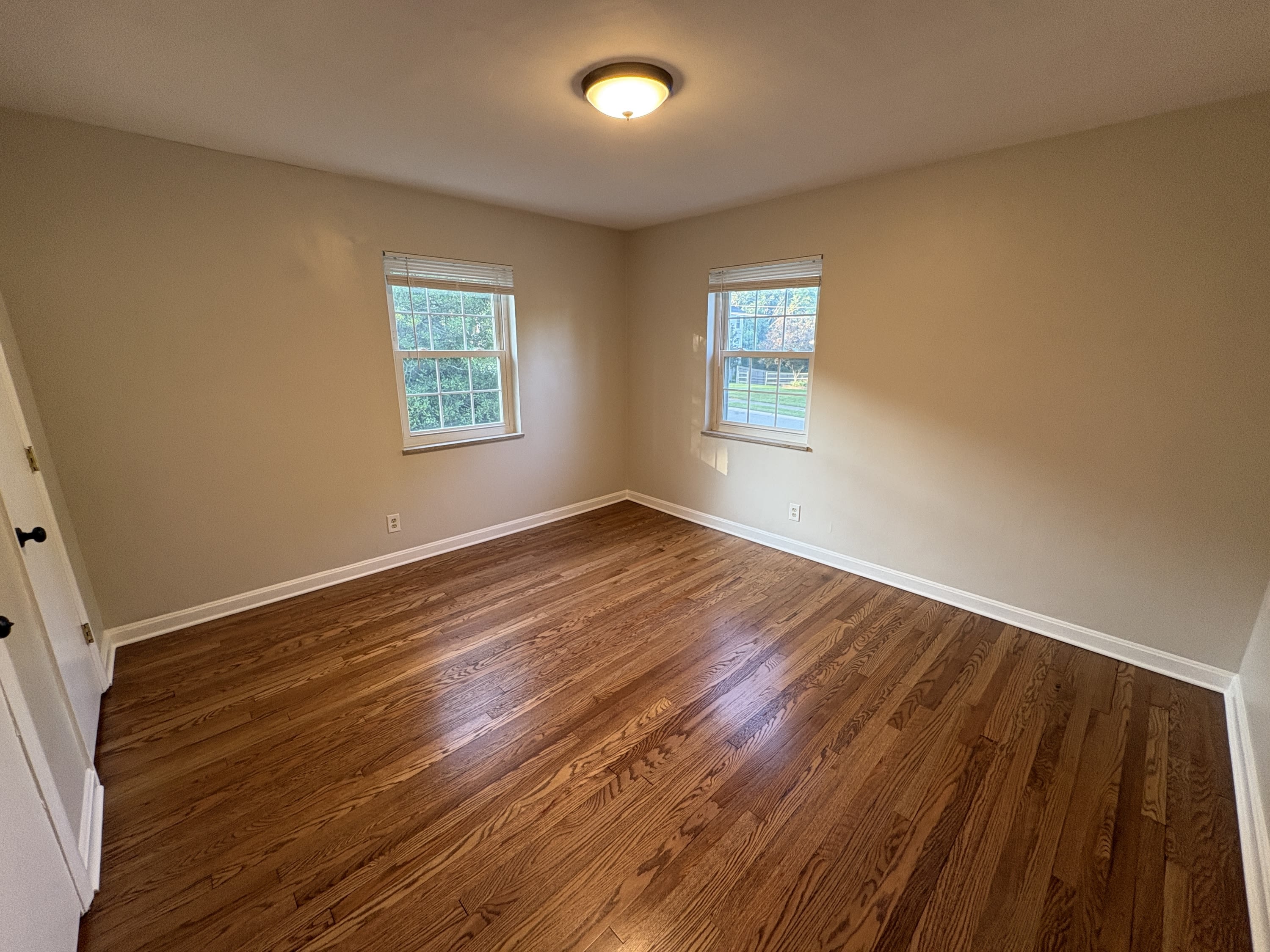 54 Woodlawn Ave – photo 2