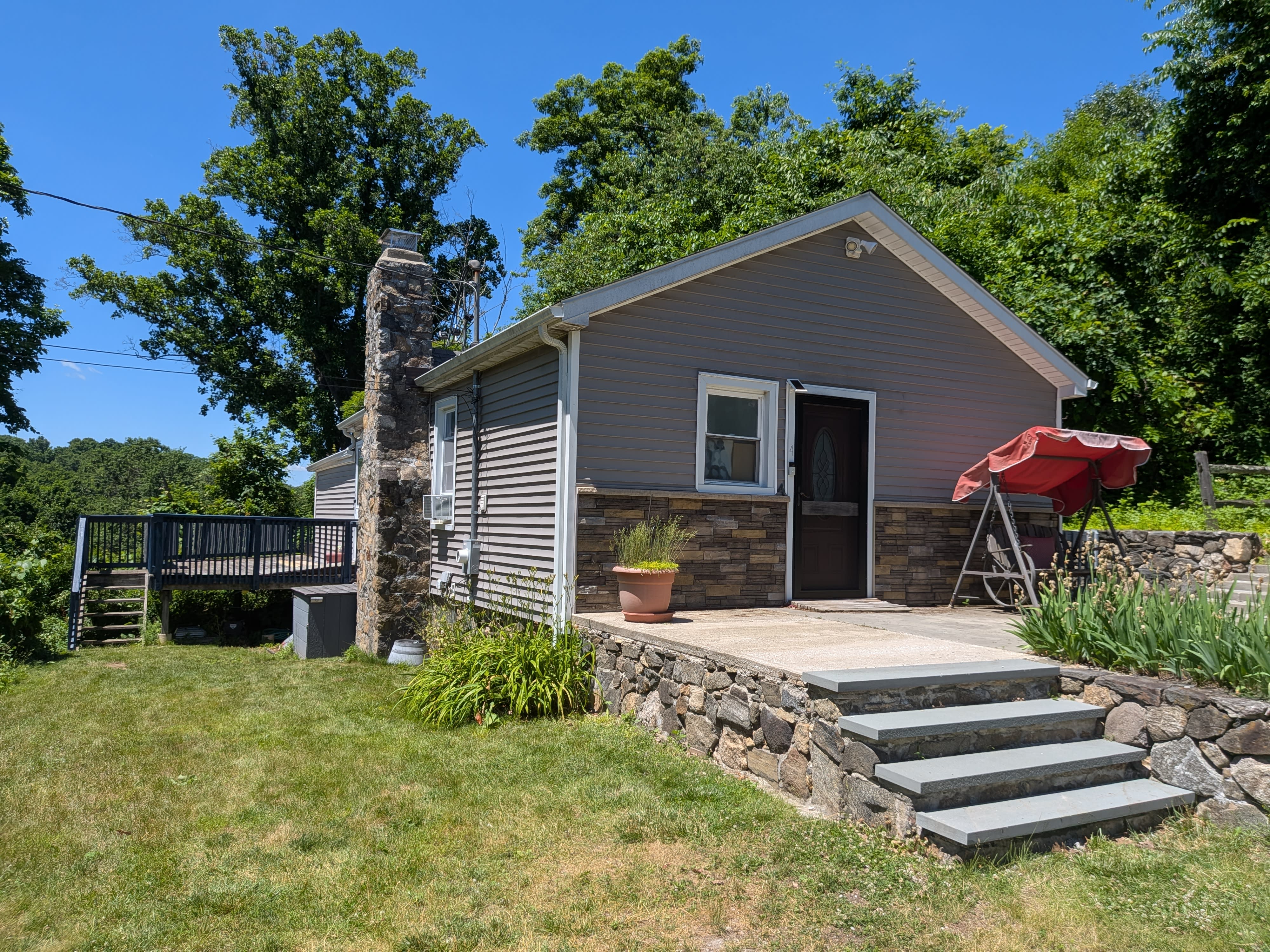 4 Newport Road – photo 2