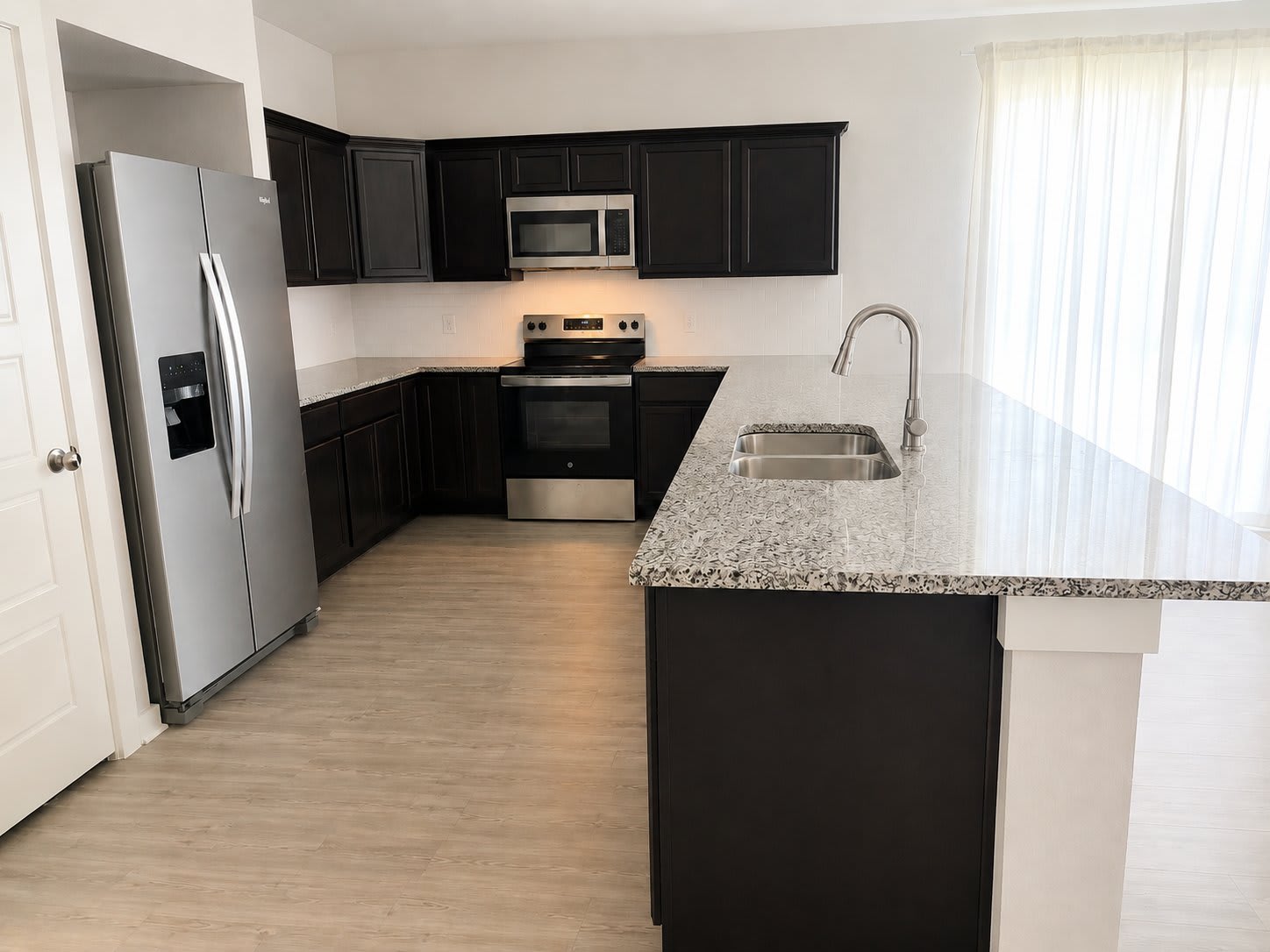 125 University Avenue – photo 5