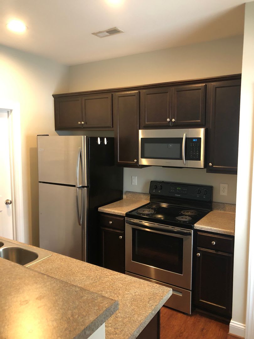 Cozy 1 Bedroom 1 Bathroom at 5026-A Park Ave – photo 3