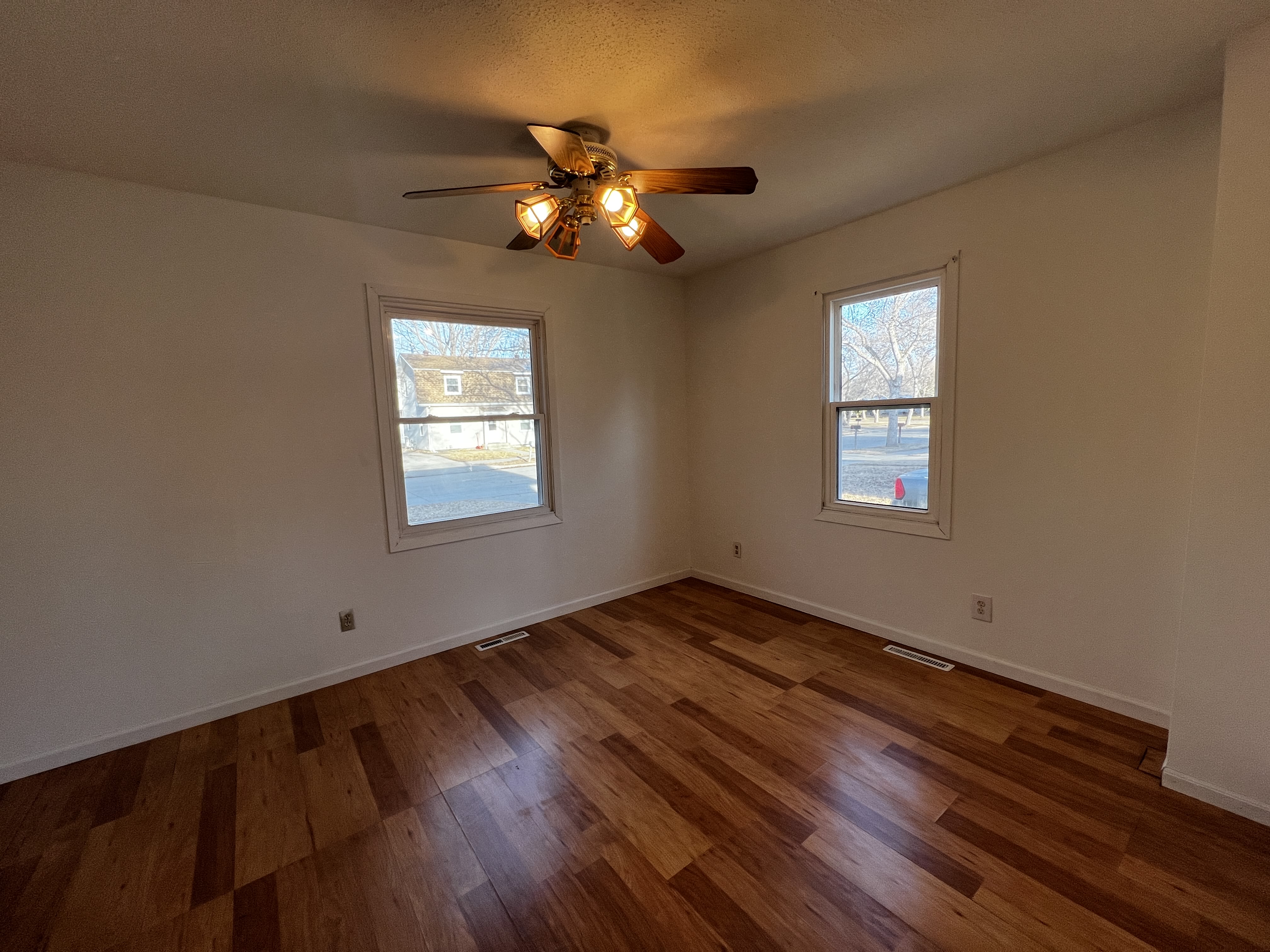 909 26th St N – photo 4