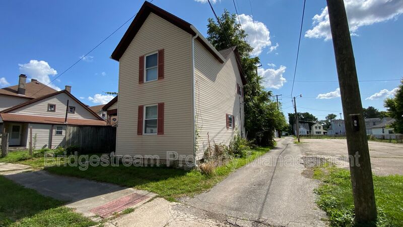 14 Nassau St – photo 2