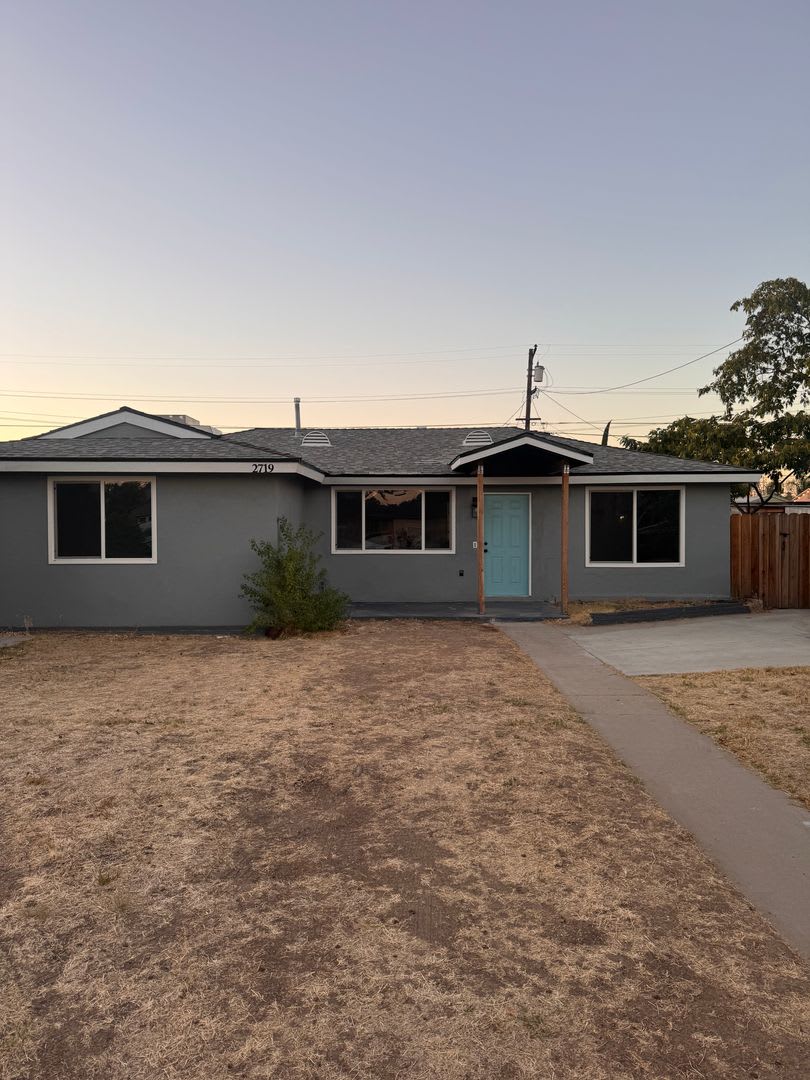 Single Family Home – photo 2