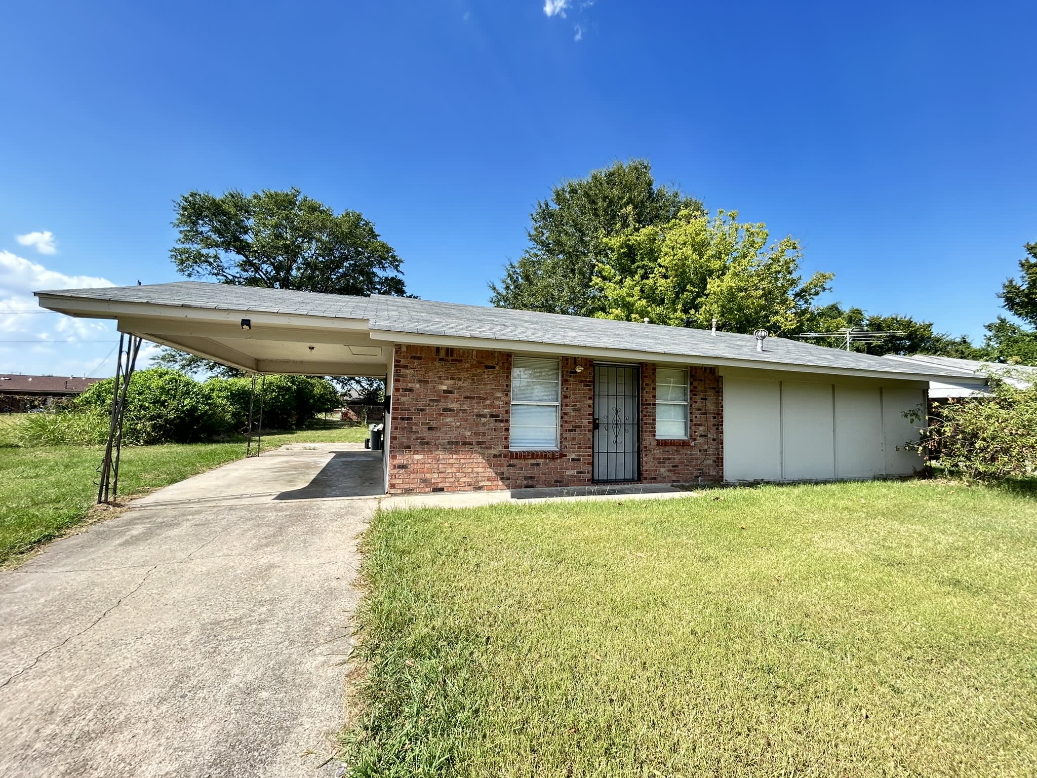 2509 S. Belair Dr. – photo 1
