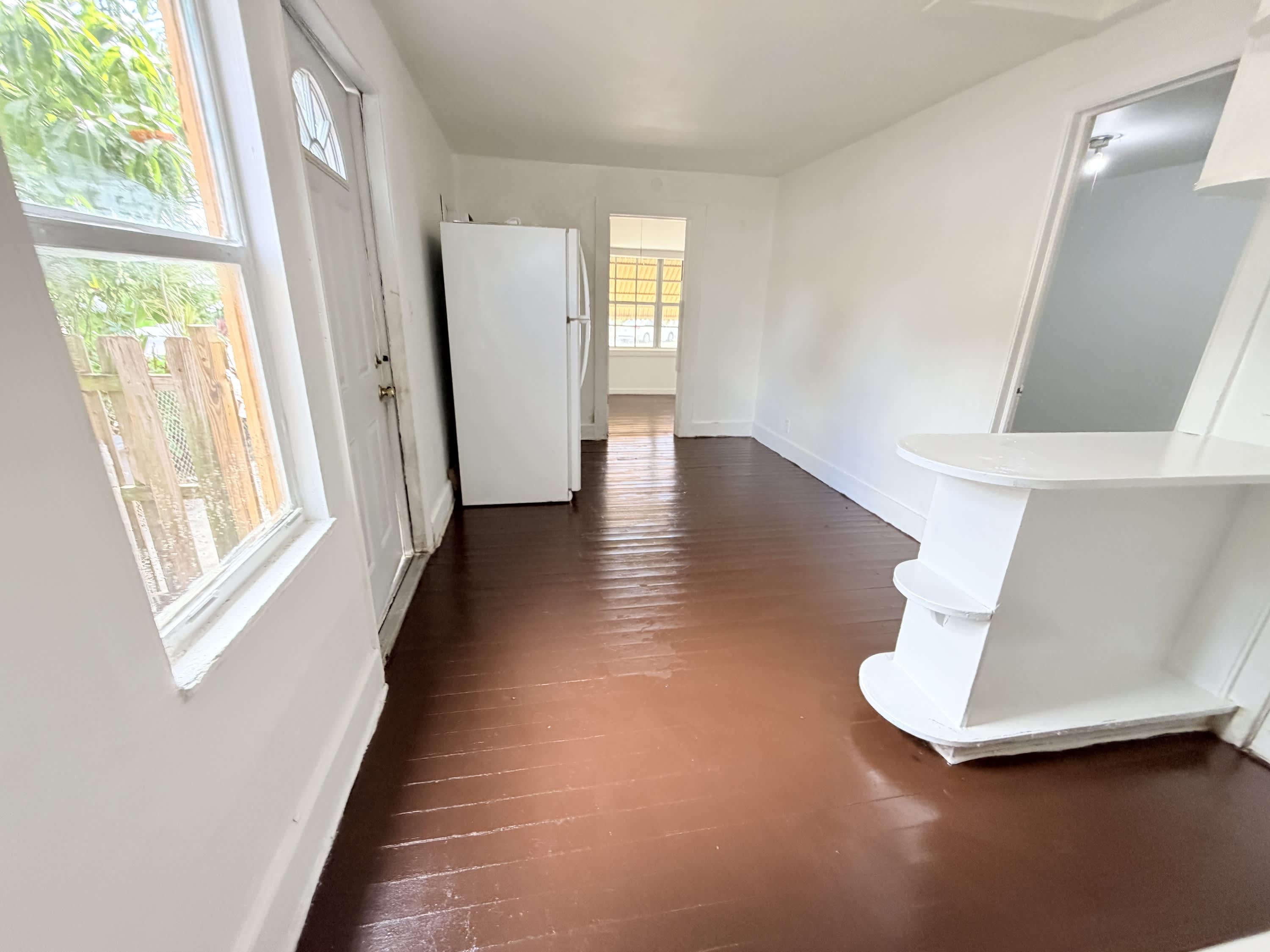 4343 Pinewood – photo 1