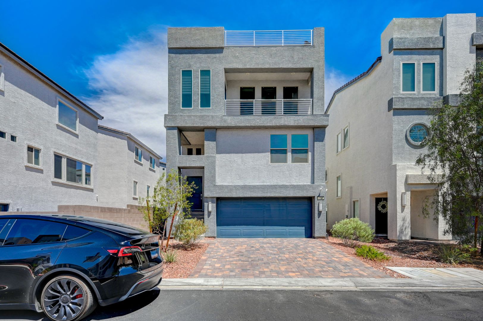 3 Story Home With Rooftop Deck Luxury Living – photo 1
