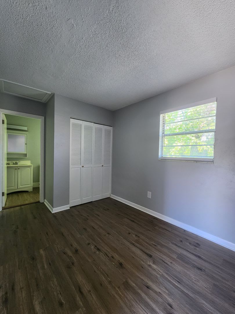 ** HALF OFF 1ST MONTH'S RENT WITH 13 MONTH LEASE ** – photo 5