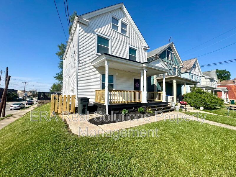 1600 Brewster Avenue – photo 2