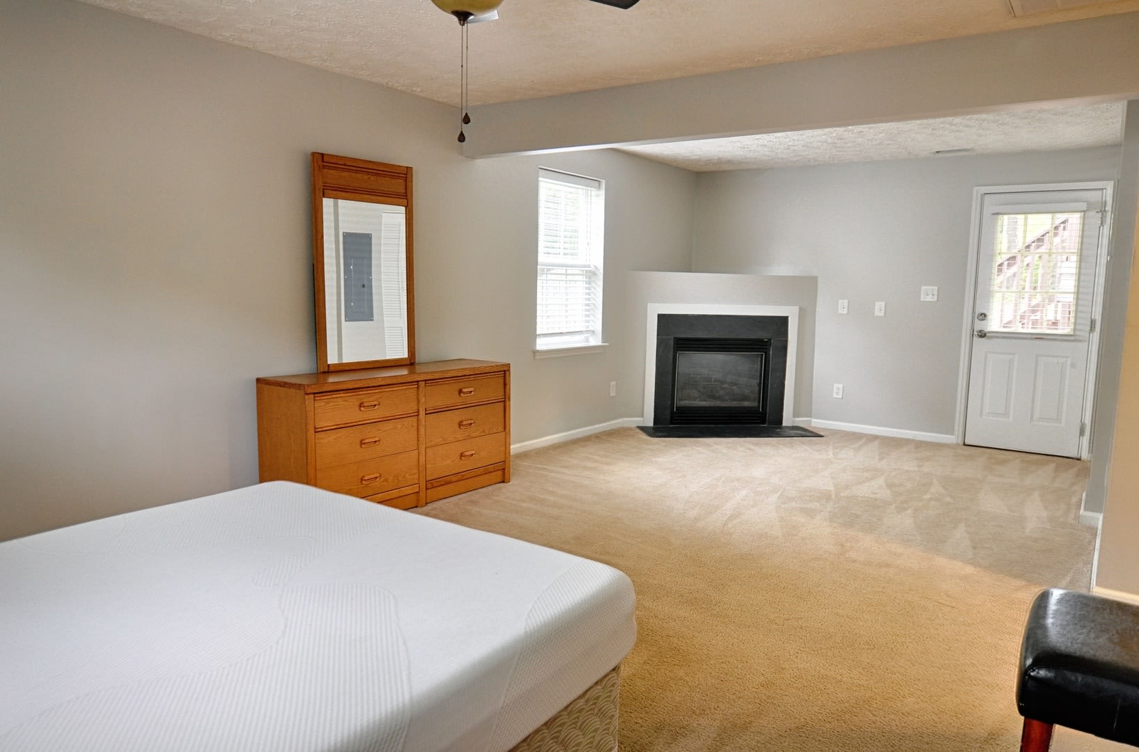 Amazing 4 bed/2 bath split level home conveniently located near RTP with fenced yard! – photo 5
