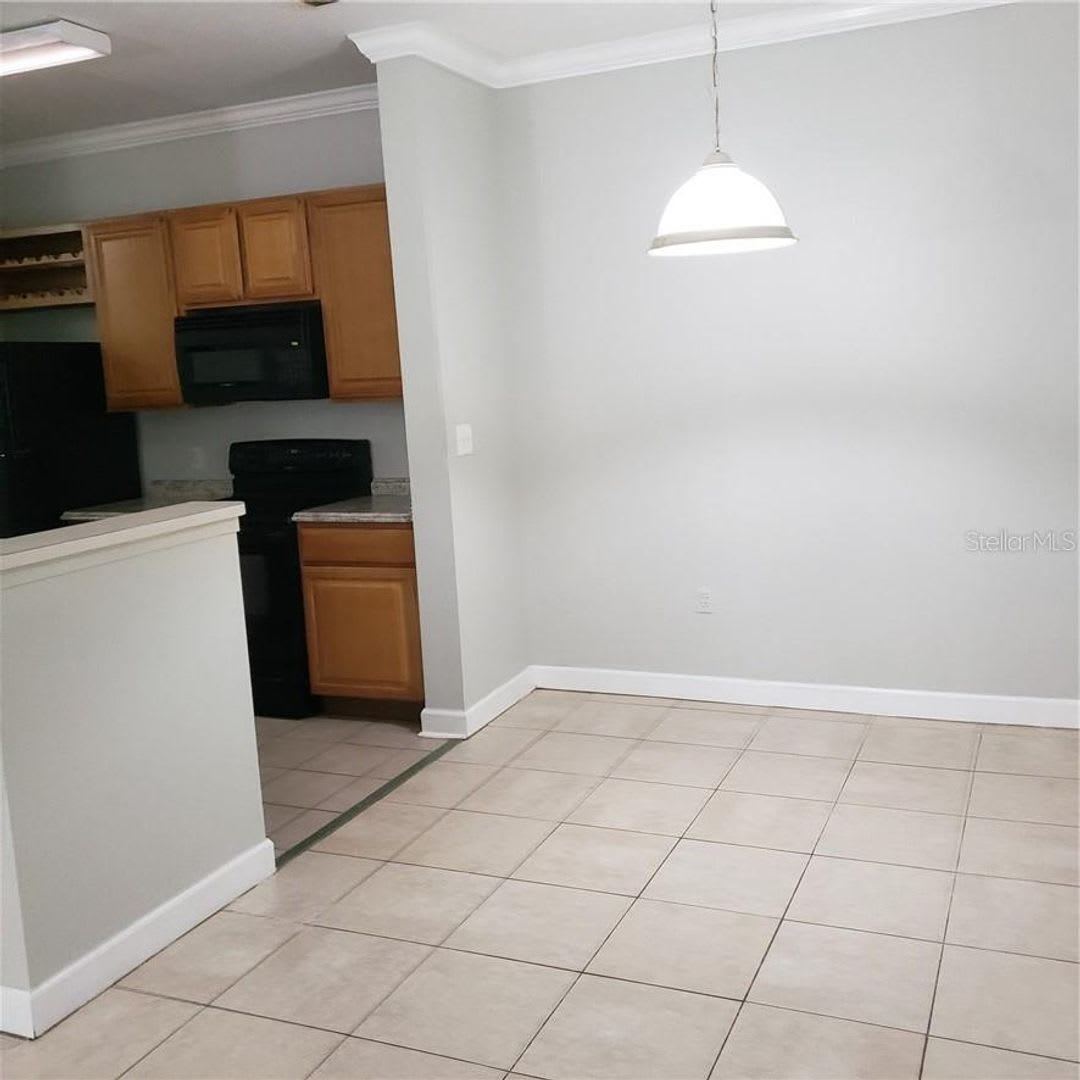 Well maintained condo in a GATED COMMUNITY with community POOL at heart of new Tampa – photo 3