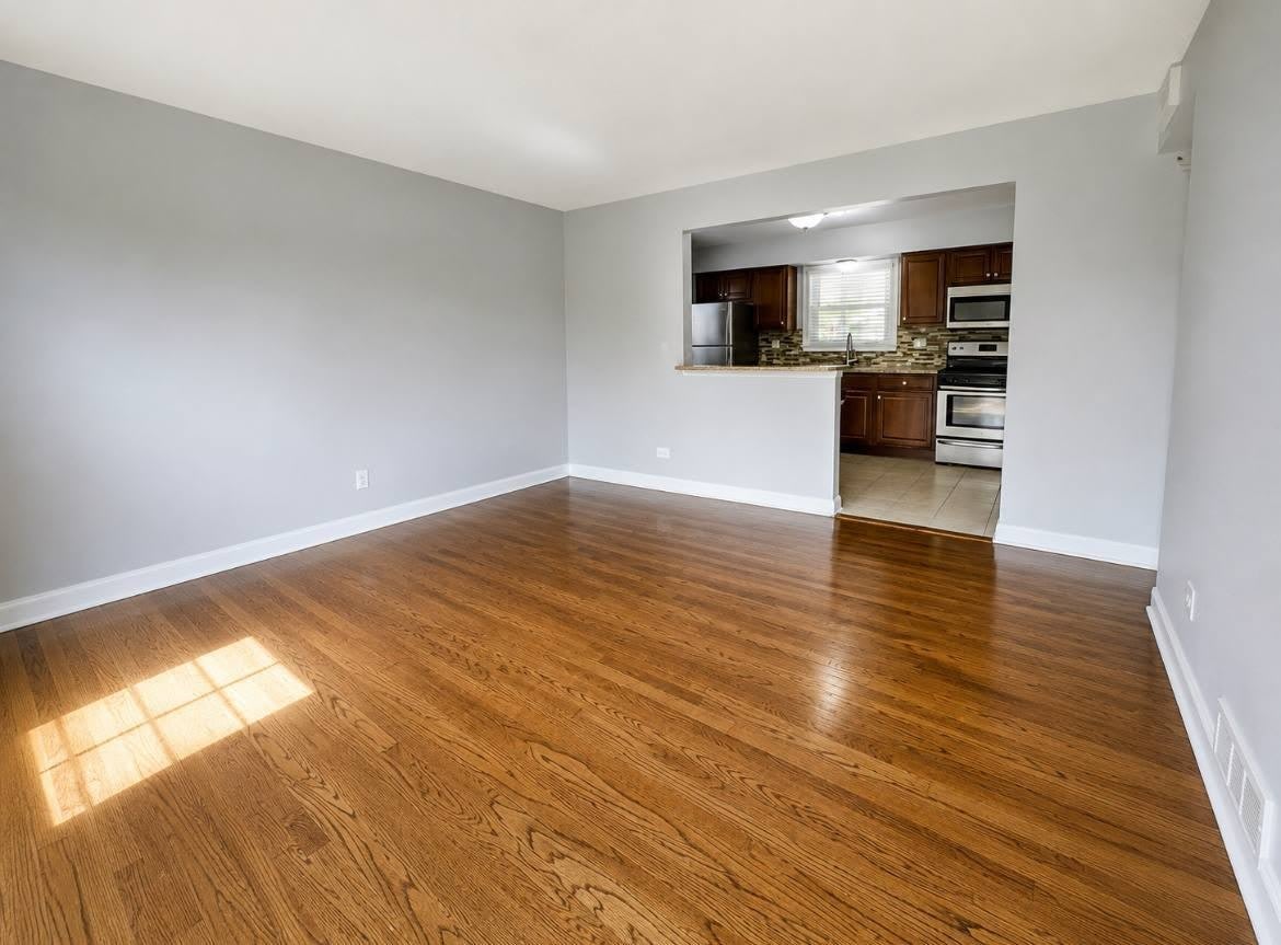 11447 S Natoma Avenue – photo 2