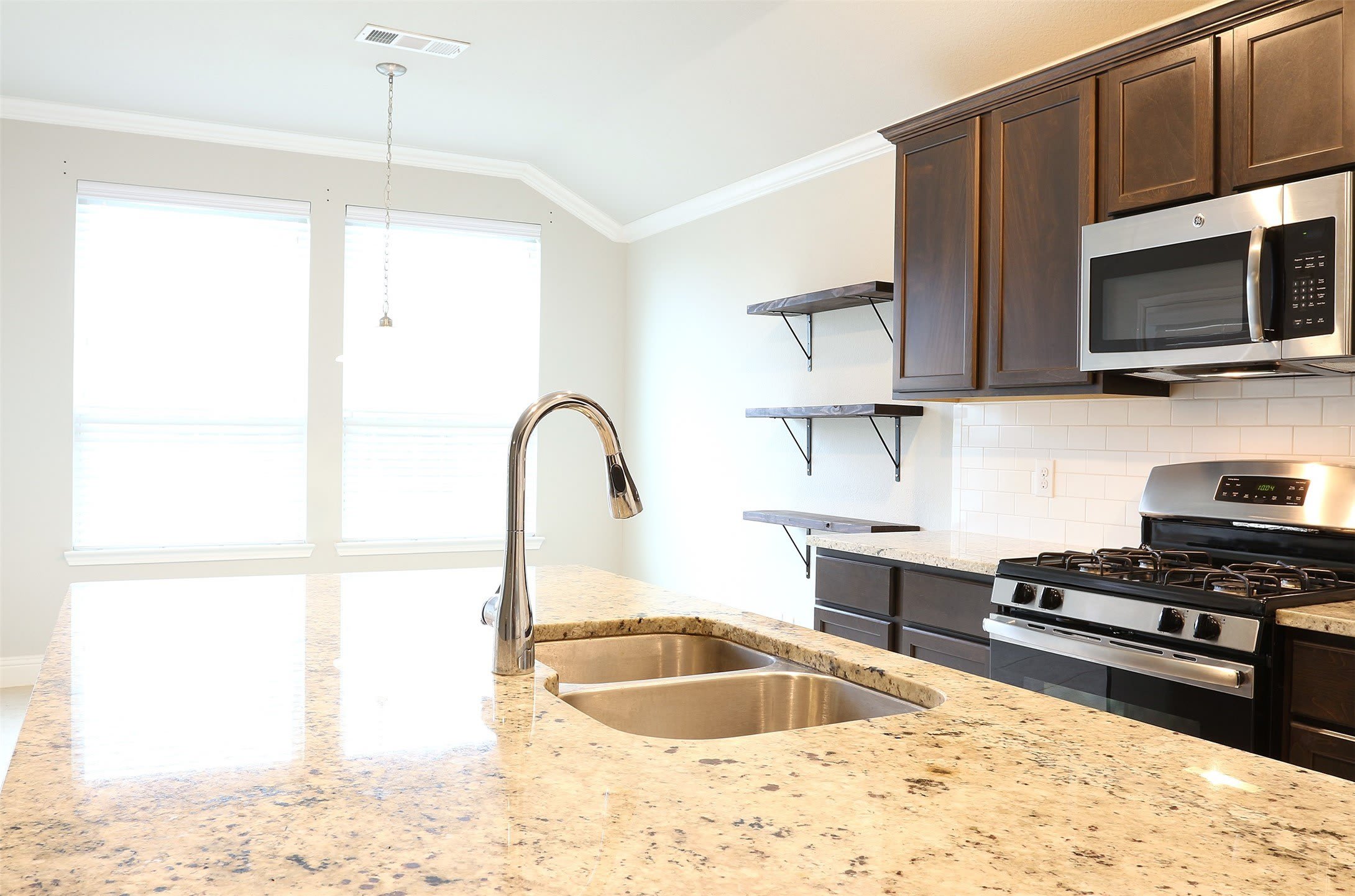 1108 Kingston Court – photo 3